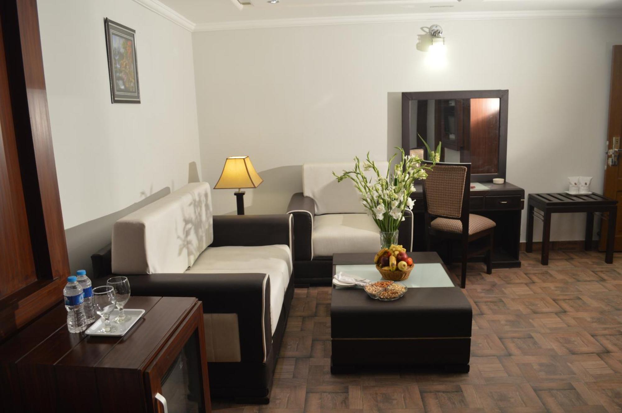 Fort Continental Hotel 白沙瓦 外观 照片