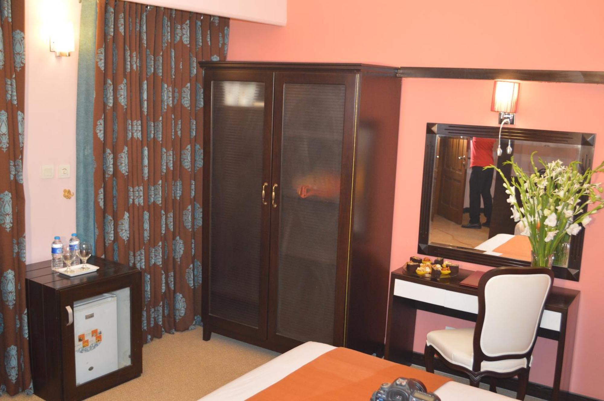 Fort Continental Hotel 白沙瓦 外观 照片
