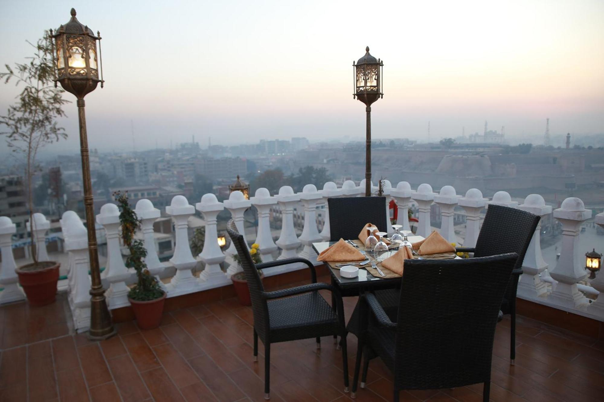 Fort Continental Hotel 白沙瓦 外观 照片