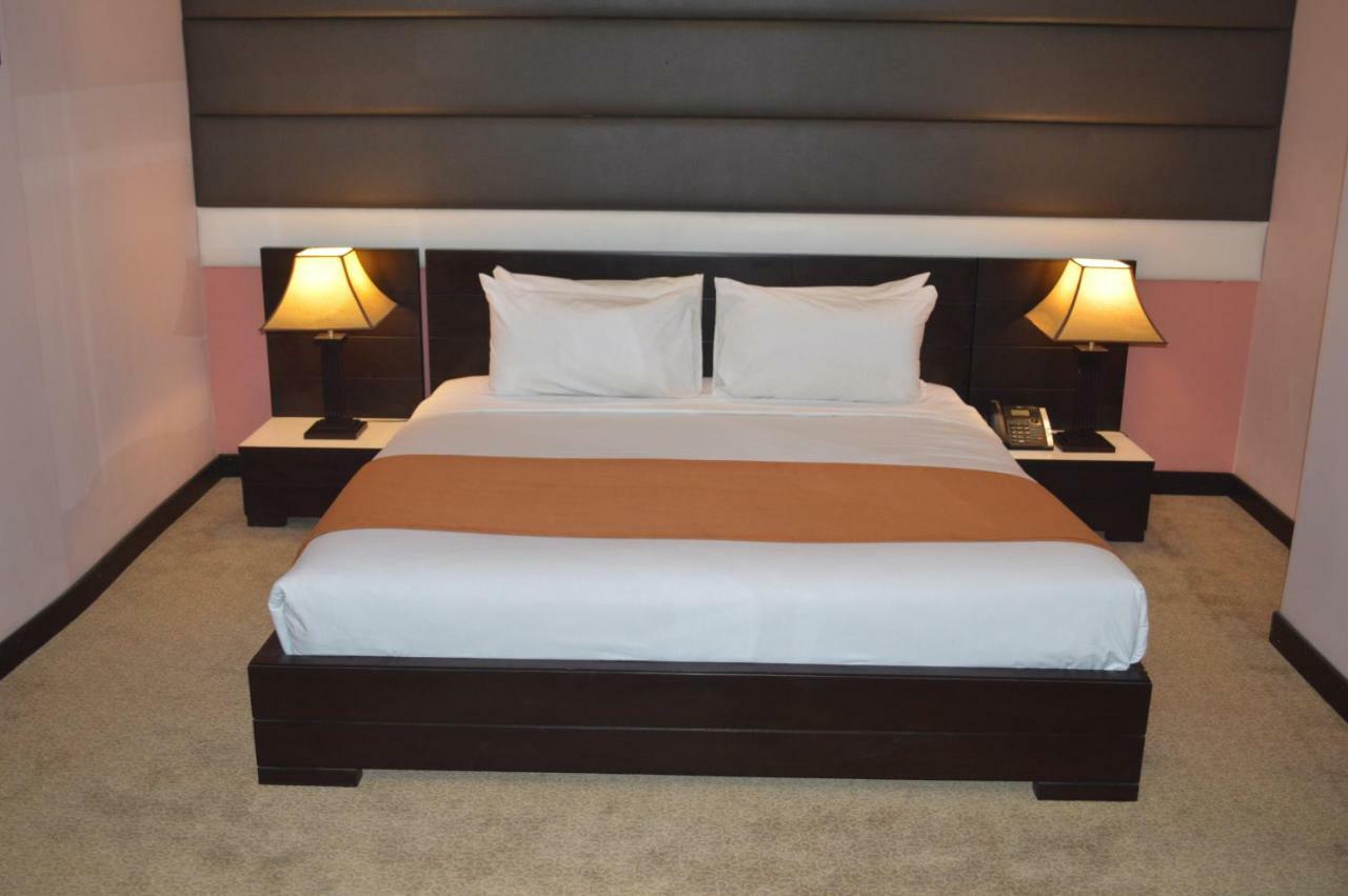 Fort Continental Hotel 白沙瓦 外观 照片